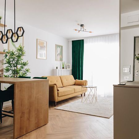 Tulip Apartment Oradea Exterior foto