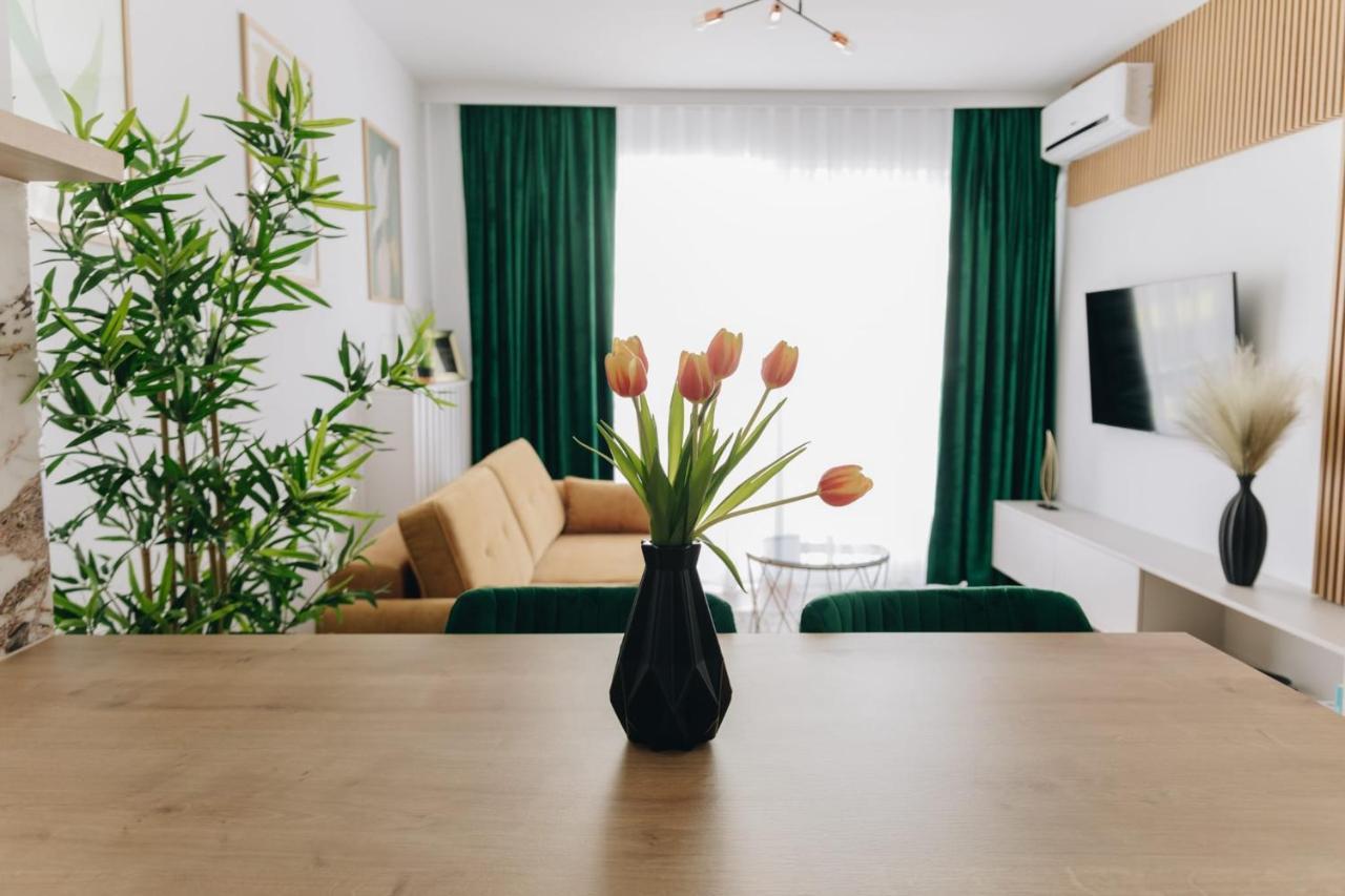 Tulip Apartment Oradea Exterior foto